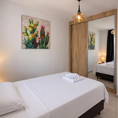 Sunshine 2 By Holidaykeys 4* Karavas (Northern Cyprus)