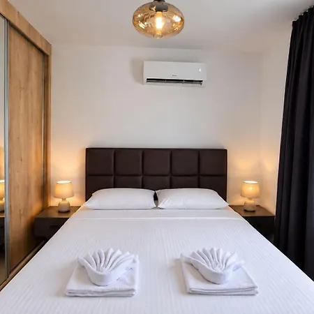 Sunshine 2 By Holidaykeys Aparthotel 4*