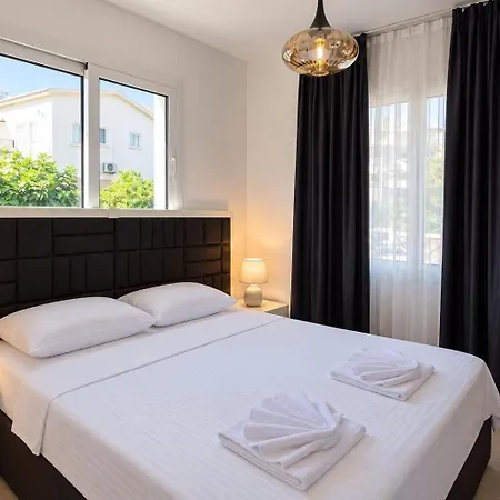 Sunshine 2 By Holidaykeys Aparthotel 4*