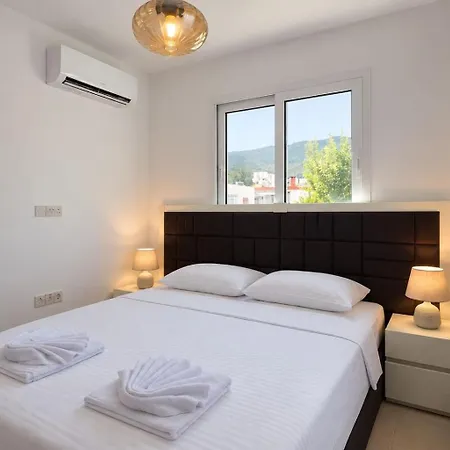 Sunshine 2 By Holidaykeys Aparthotel